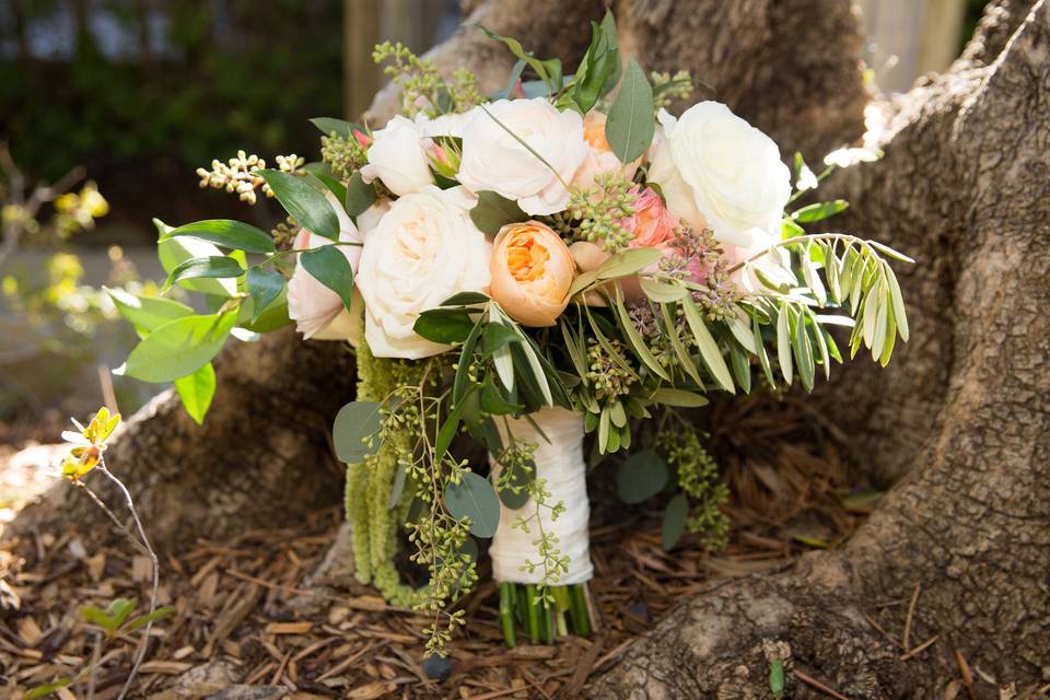 photo credit: Adeline & Grace Photographyfloral: Rion Designs