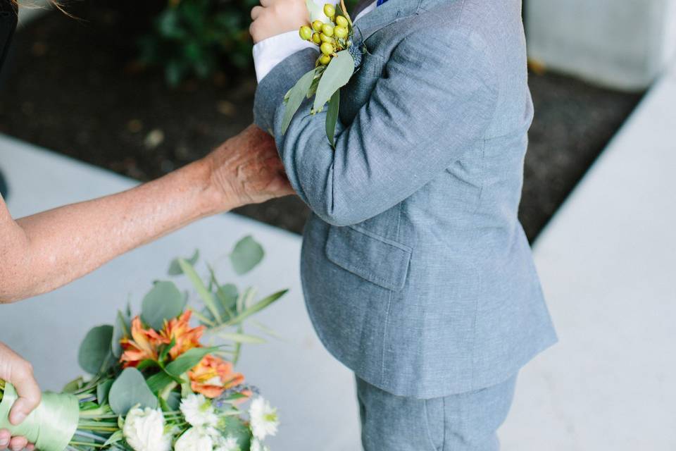 photo credit: Megan Clouse Photographyfloral: EV Floral