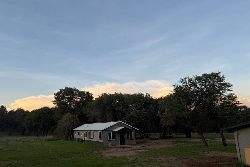 Apache Oaks