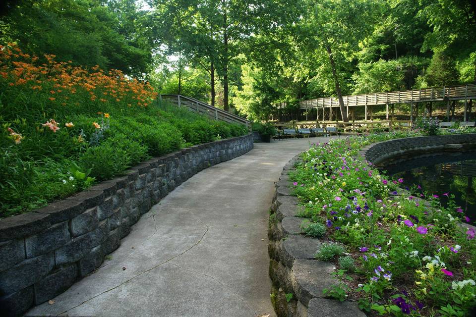 Blue Spring Heritage Center & Wedding Gardens