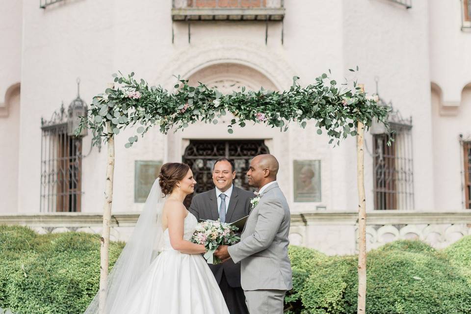 Green arch decor