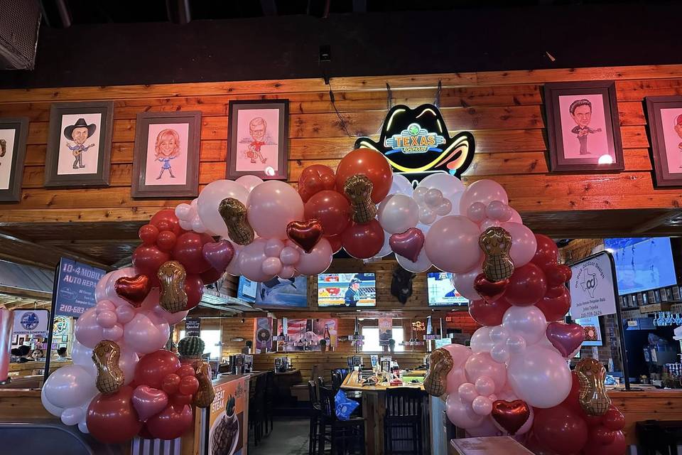 TX Roadhouse Valentine Arch