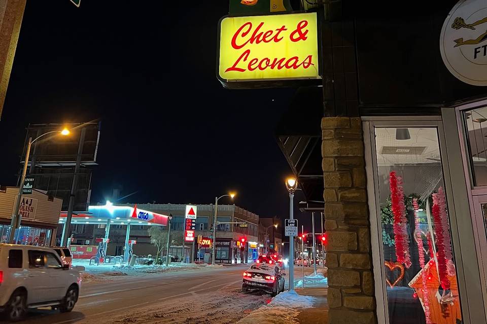 Chet & Leona's Floral Shop Inc