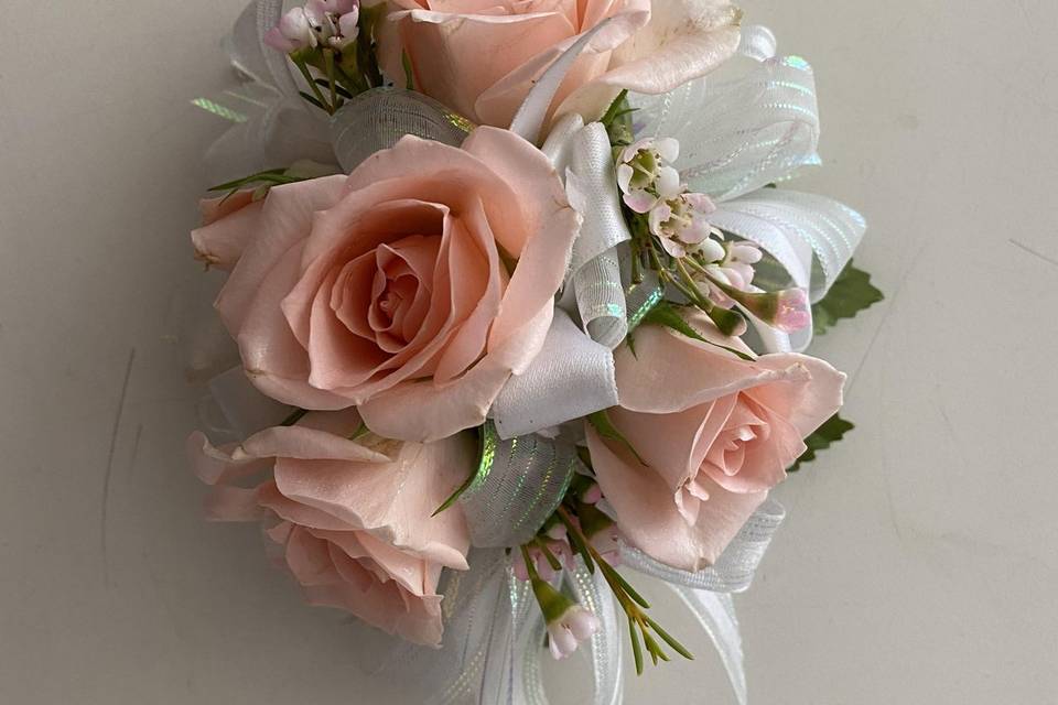 White Spray Rose Bout