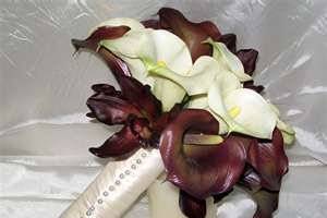 The bride holding her bouquet