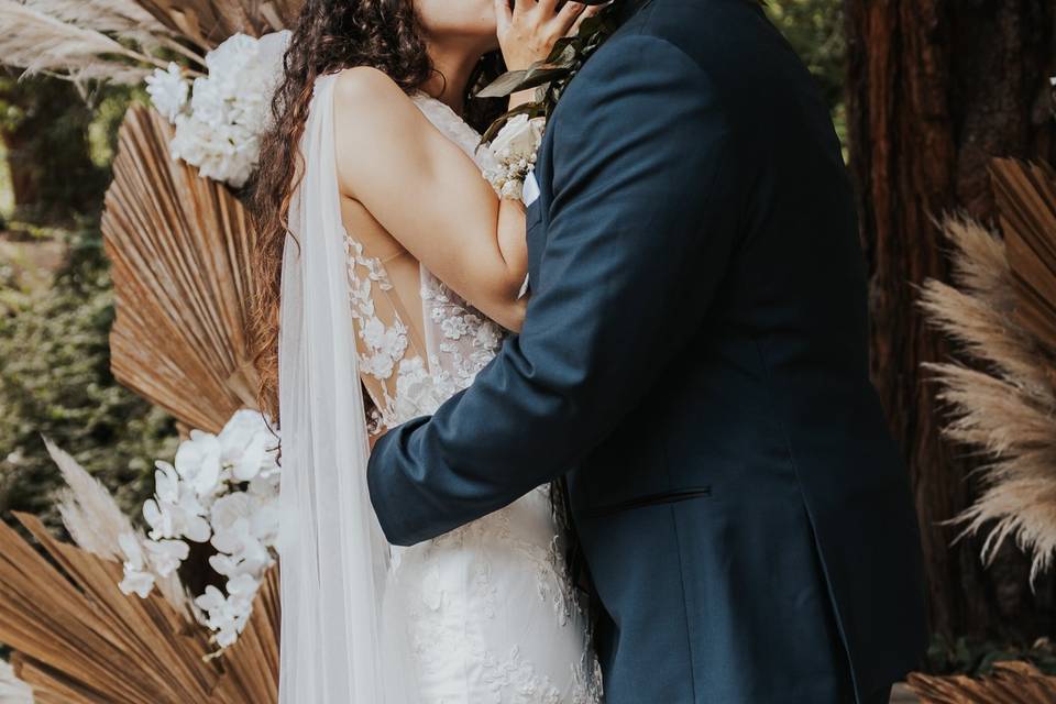 O + V Wedding