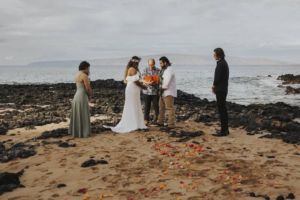 J + R Hawaii Elopement
