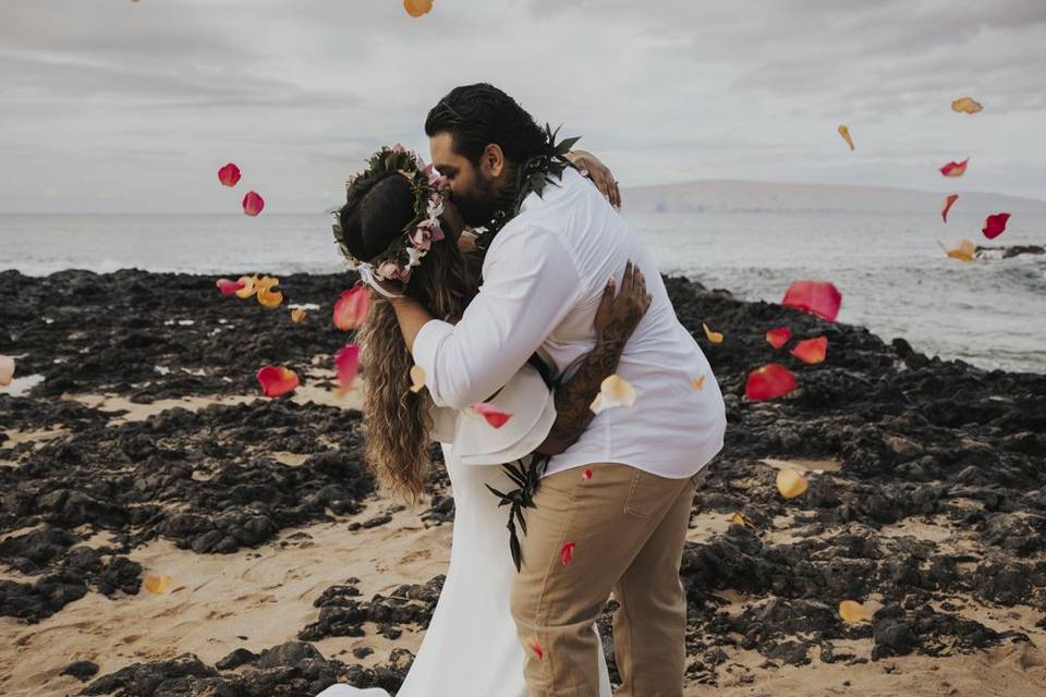J + R Hawaii Elopement