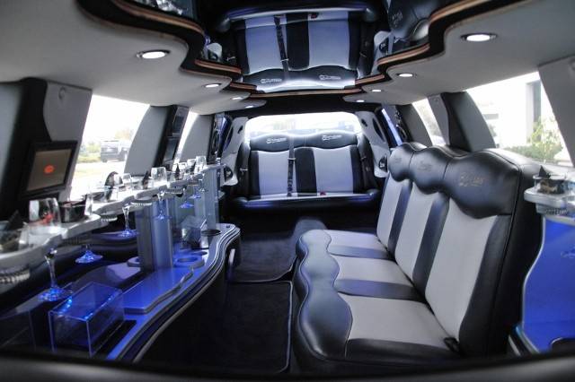 10 Passenger Monte Carlo Stretch Limousine - Interior #1