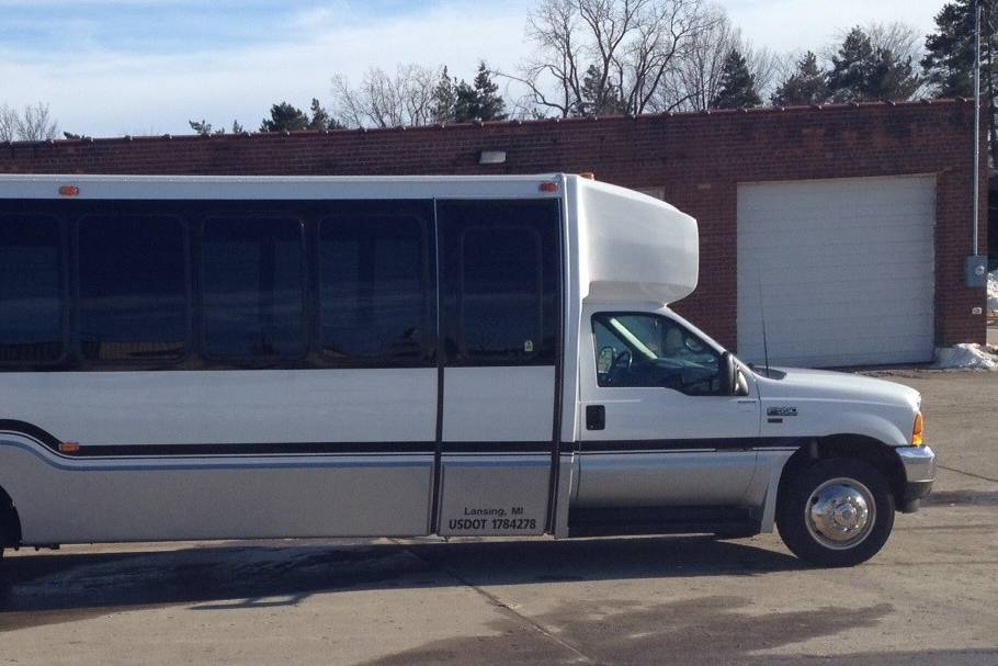 22 Passenger Party Bus - Exterior 1