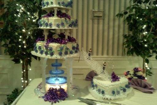 CAKES By Laurie & Daughters
