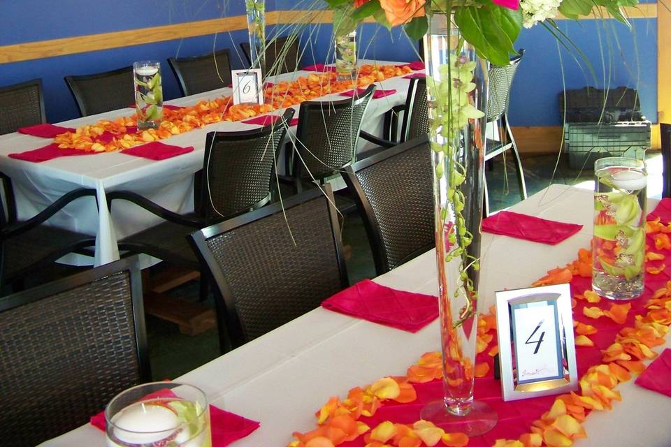 Table setting with centerpiece