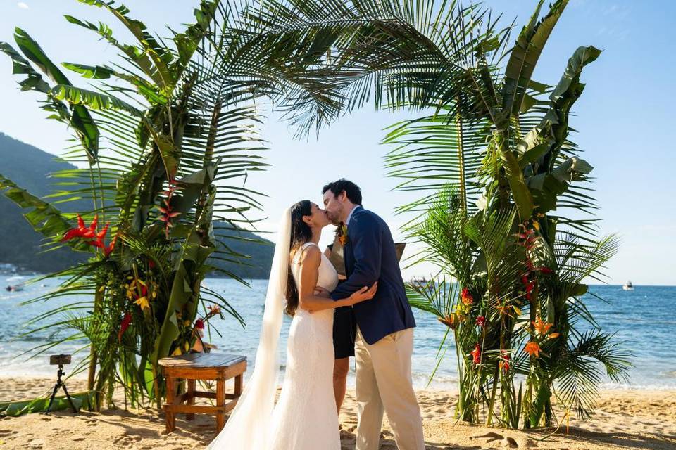 Altar at the beach!