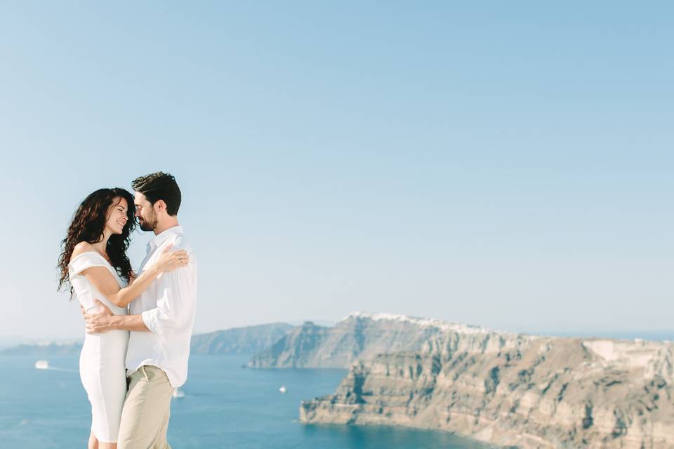 Engagement portrait Santorini