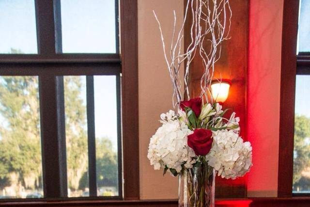 Table set-up with centerpiece