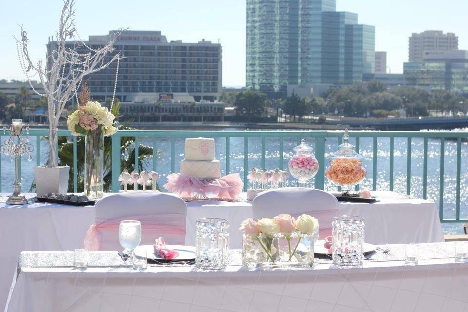 Sweetheart table