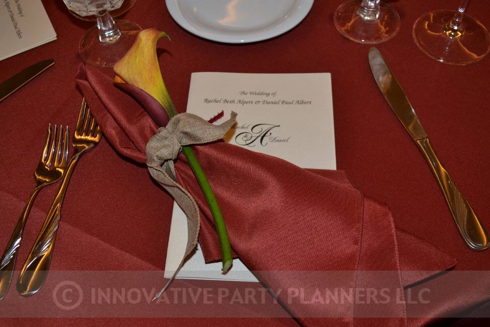 Guest table setting for fall wedding, Chizuk Amuno