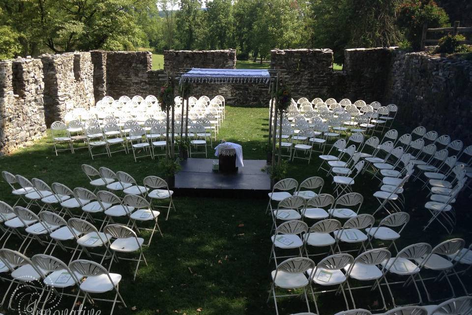 Wedding Ceremony in the Stones Ruins, Stocks Manor