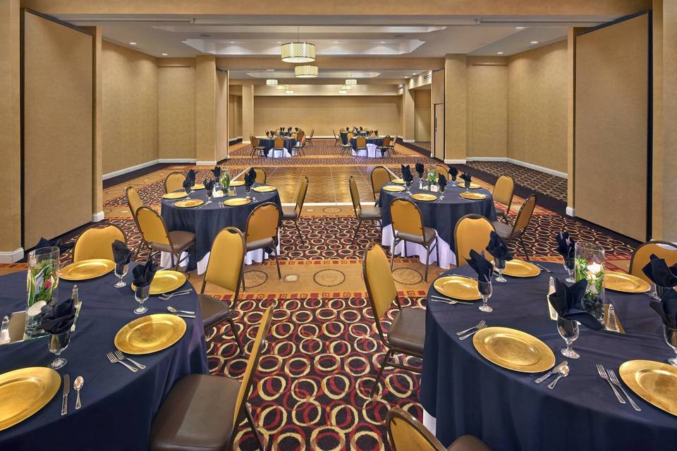long table setting