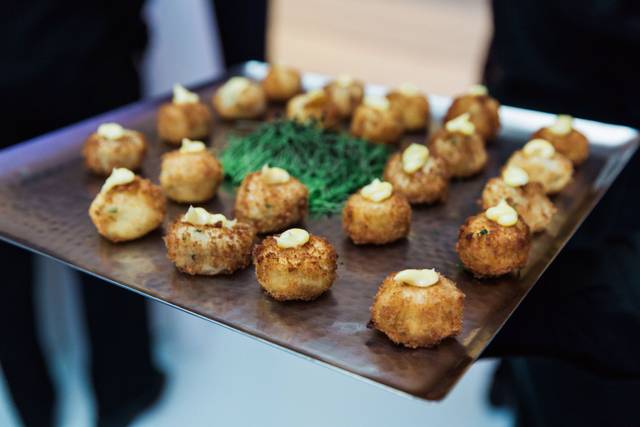 Classic crab cakes