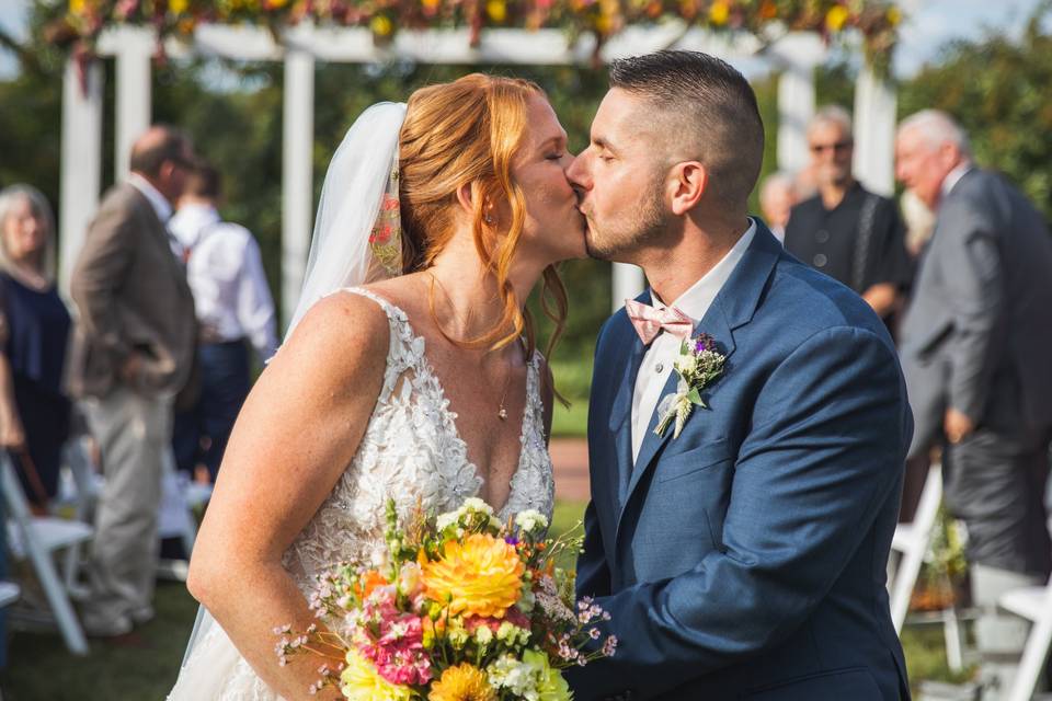 Bridal kiss