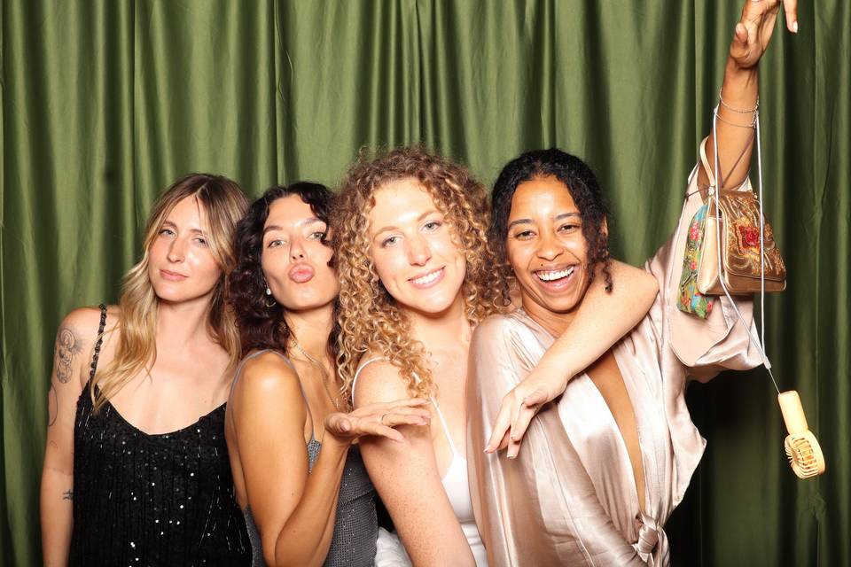 Live Capture Photobooth Co