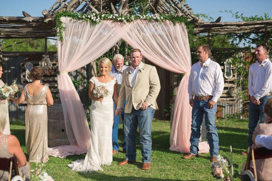 Twisted Ranch Weddings