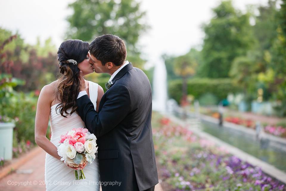 Couple photo kissing