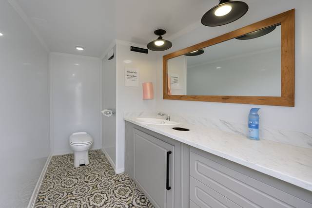 2 Stall Nostalgic Interior