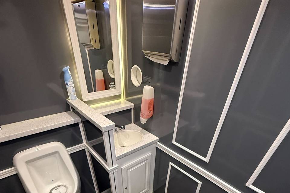Men's room Executive