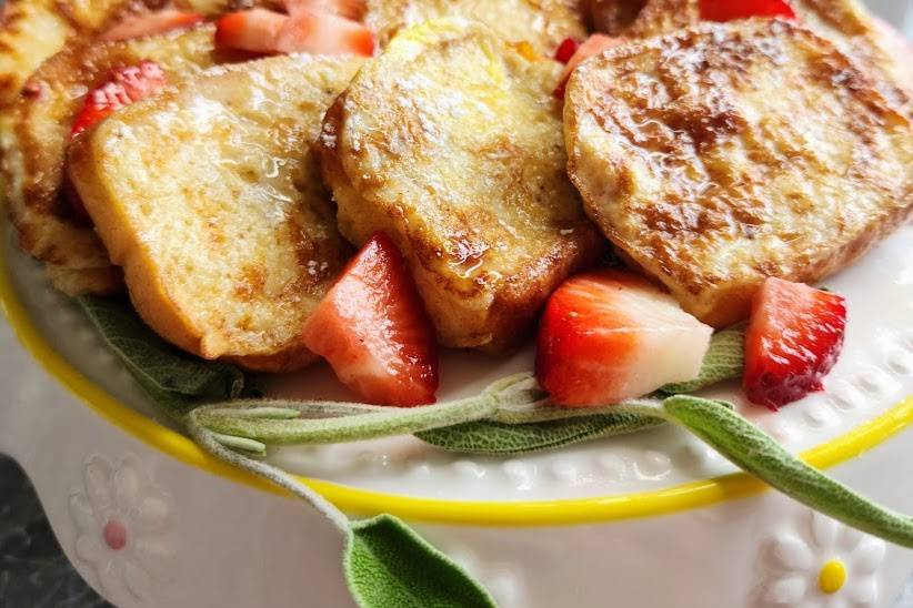 French Toast with Rum Sauce