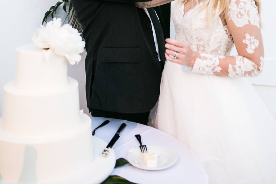 Cheers to the new Mr. & Mrs!- shot by Abby Sweet Photography #stylebythec