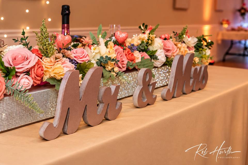 Jon Kenia Sweetheart Table
