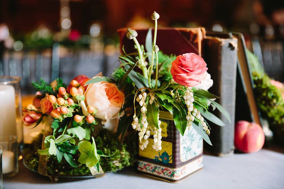 Floral table centerpiece