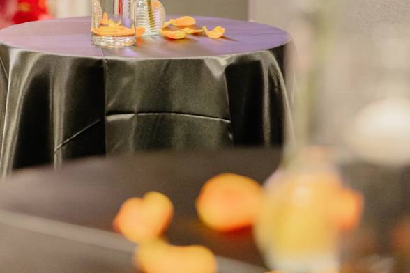 Cocktail table, Engagement