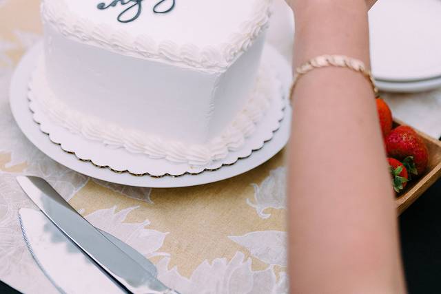 Engagement cake