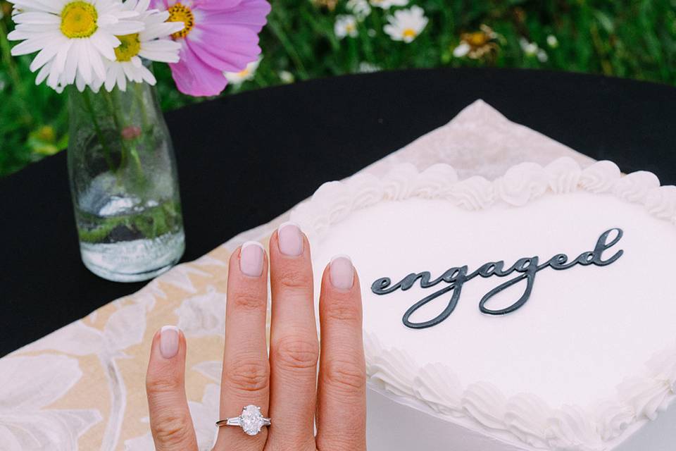 Engagement ring with cake