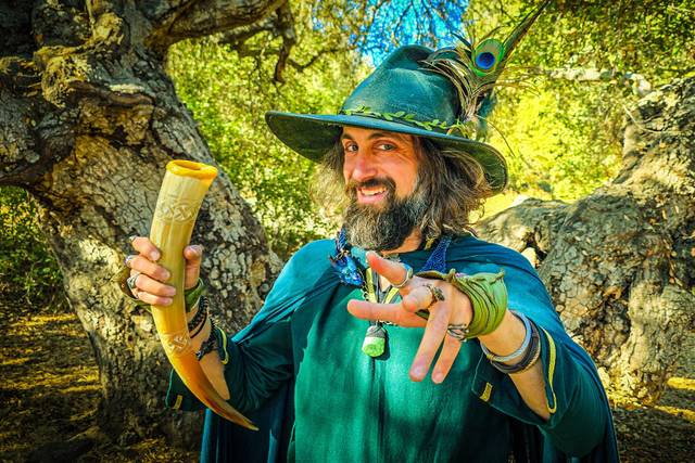 The Elven Wizard & Majik Mead Horn.jpg
