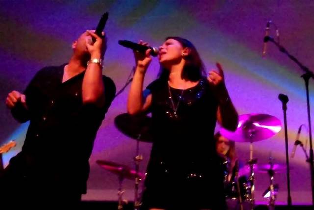 Duet on stage