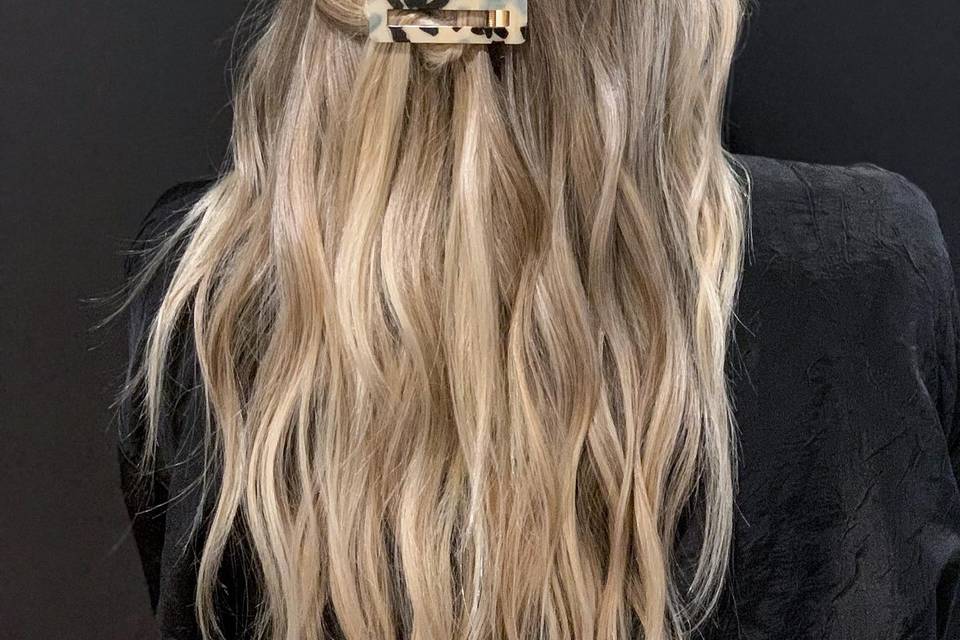 Stone a luxury blow dry bar Janie + co
