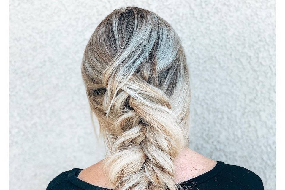 Stone a luxury blow dry bar Janie + co