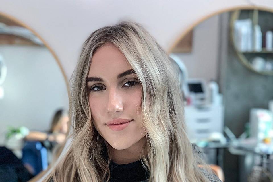 Stone a luxury blow dry bar Janie + co