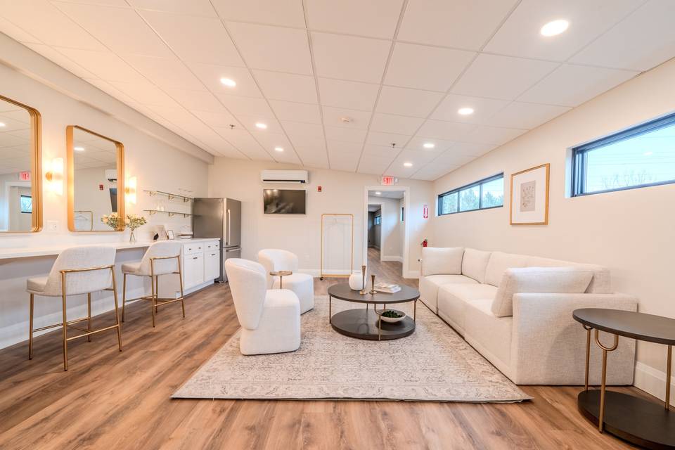 The Foundry | Bride Suite