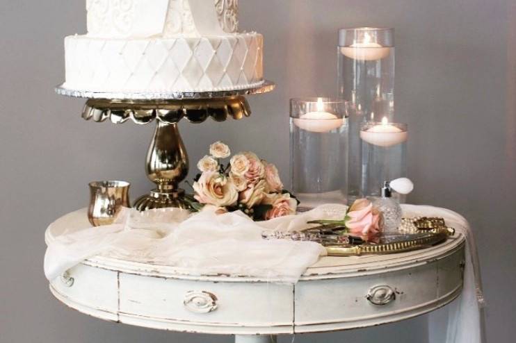Cake stand with table