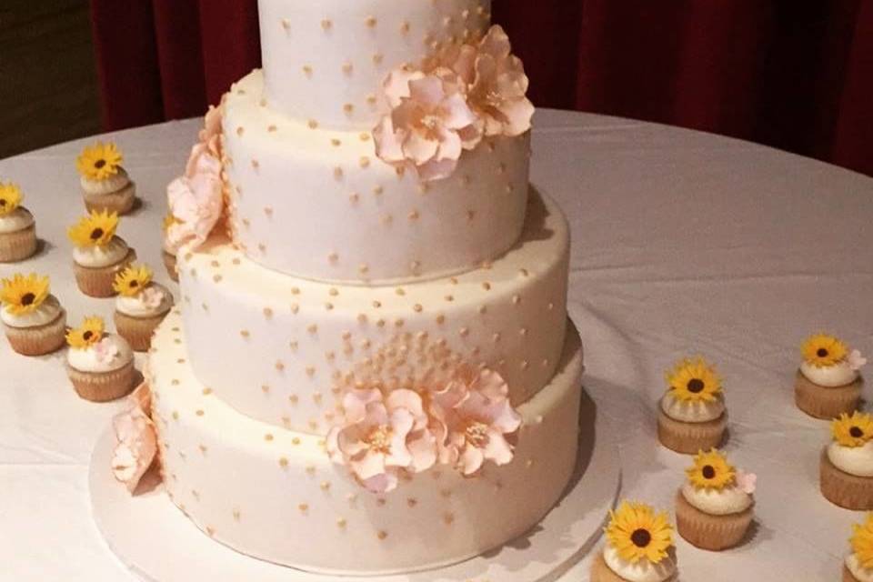 White cake with sunflowers