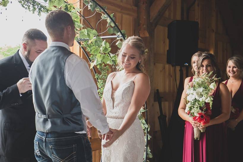 Love a barn wedding!!