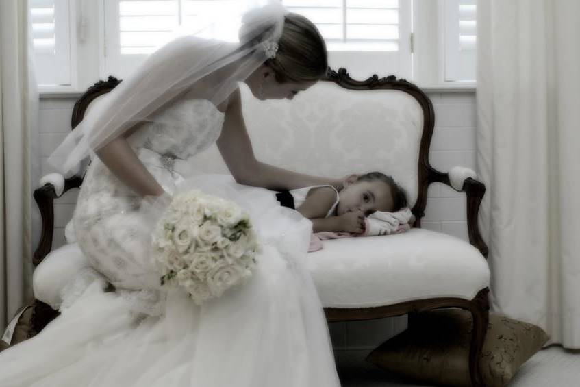 Bridal photo with a kid