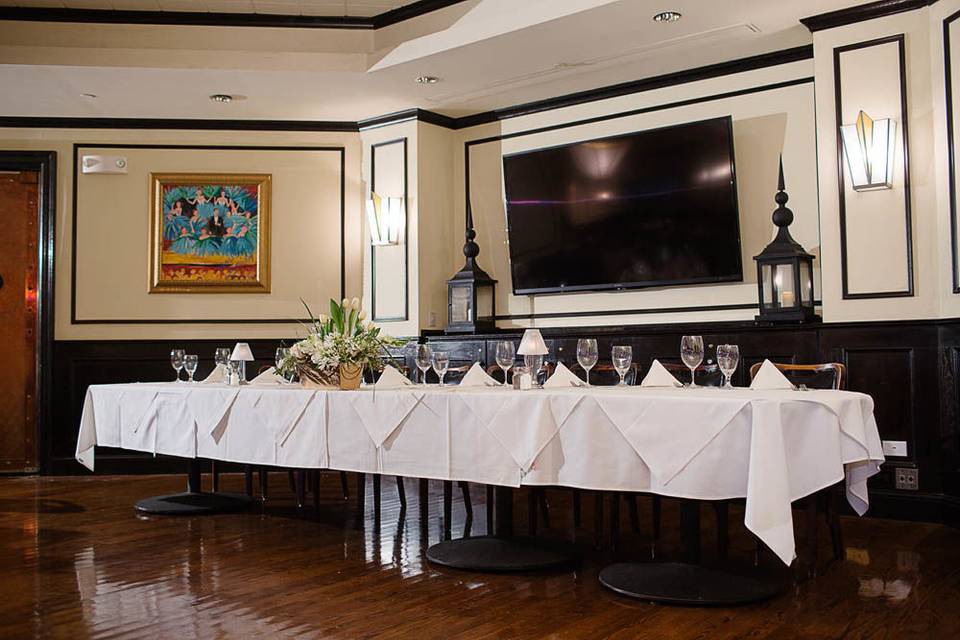 Head table set-up