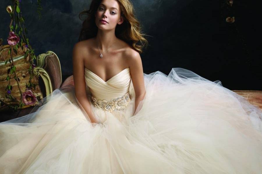 <B>Style:LZ3108</b><br> Sherbet tulle ball bridal gown, pleated silk satin organza bodice with sweetheart neckline, floral jewel encrusted band at natural waist, circular gathered skirt, chapel train. <br><br>
Dress available in Sherbet, Ivory, and White