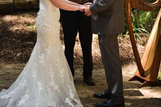 Rick Tan Harp and OfficiantT. Elliott Weier Redwood Grove, UC DavisArtisan Wedding Photography